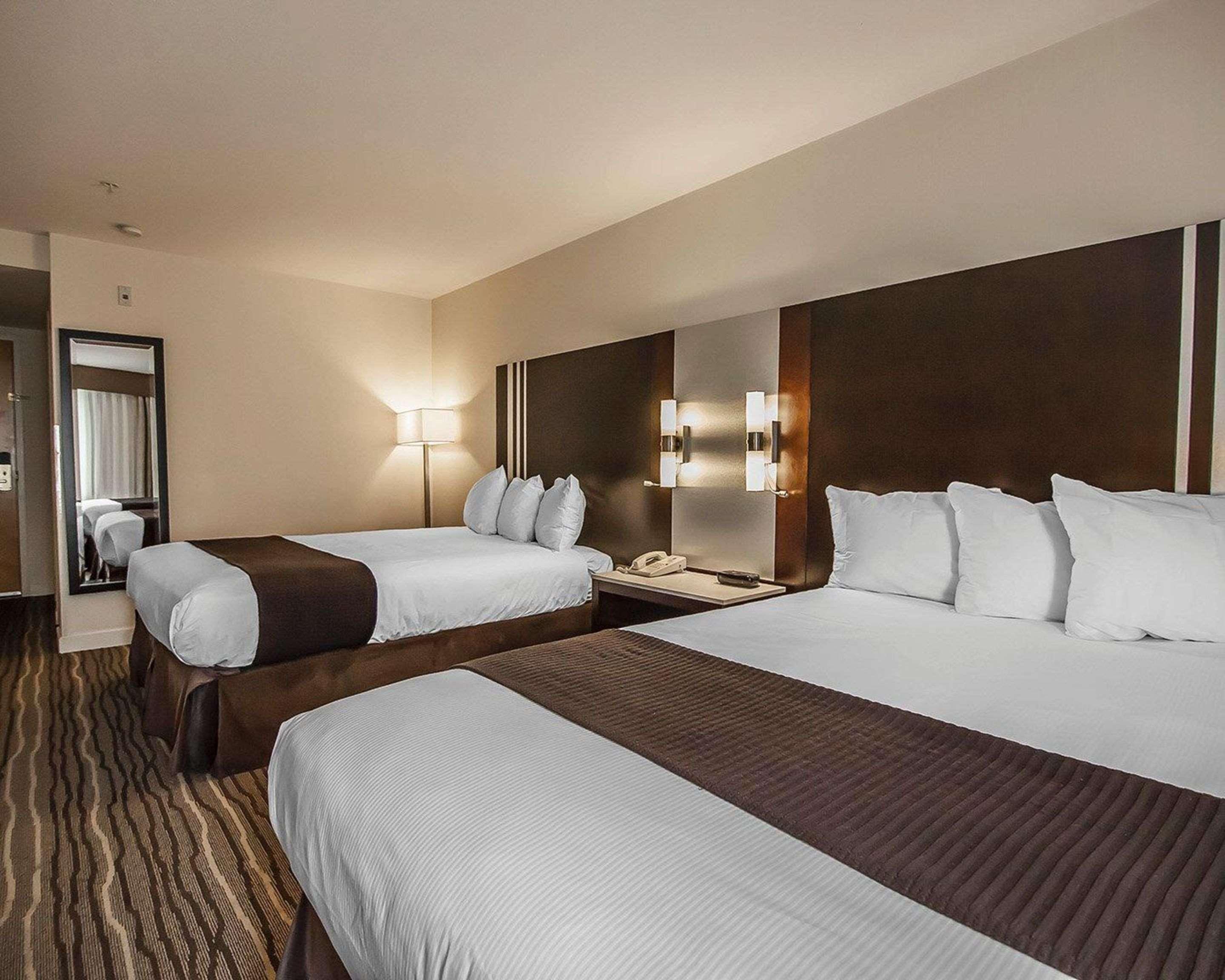 Quality Hotel Airport South Richmond Bagian luar foto