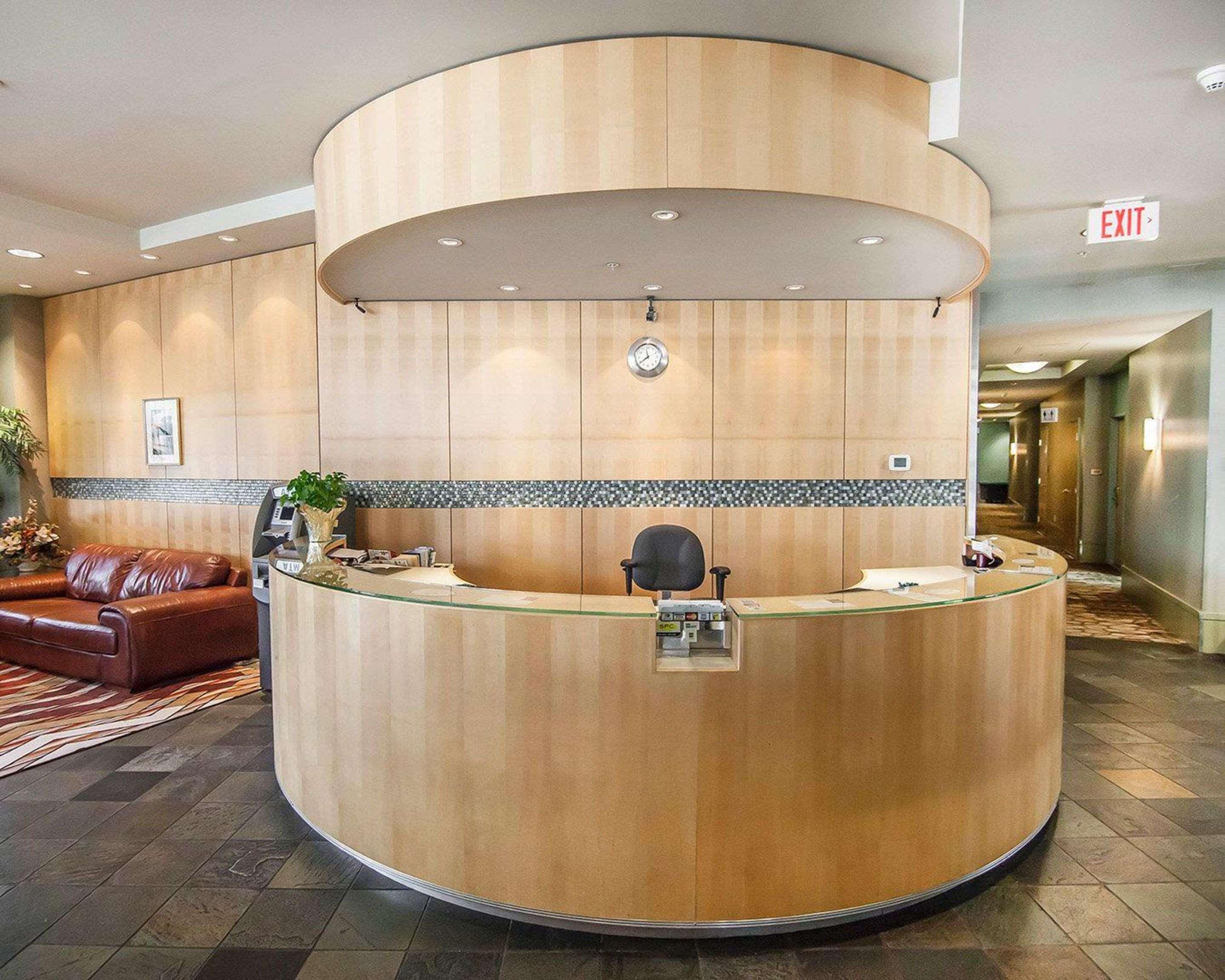 Quality Hotel Airport South Richmond Bagian luar foto