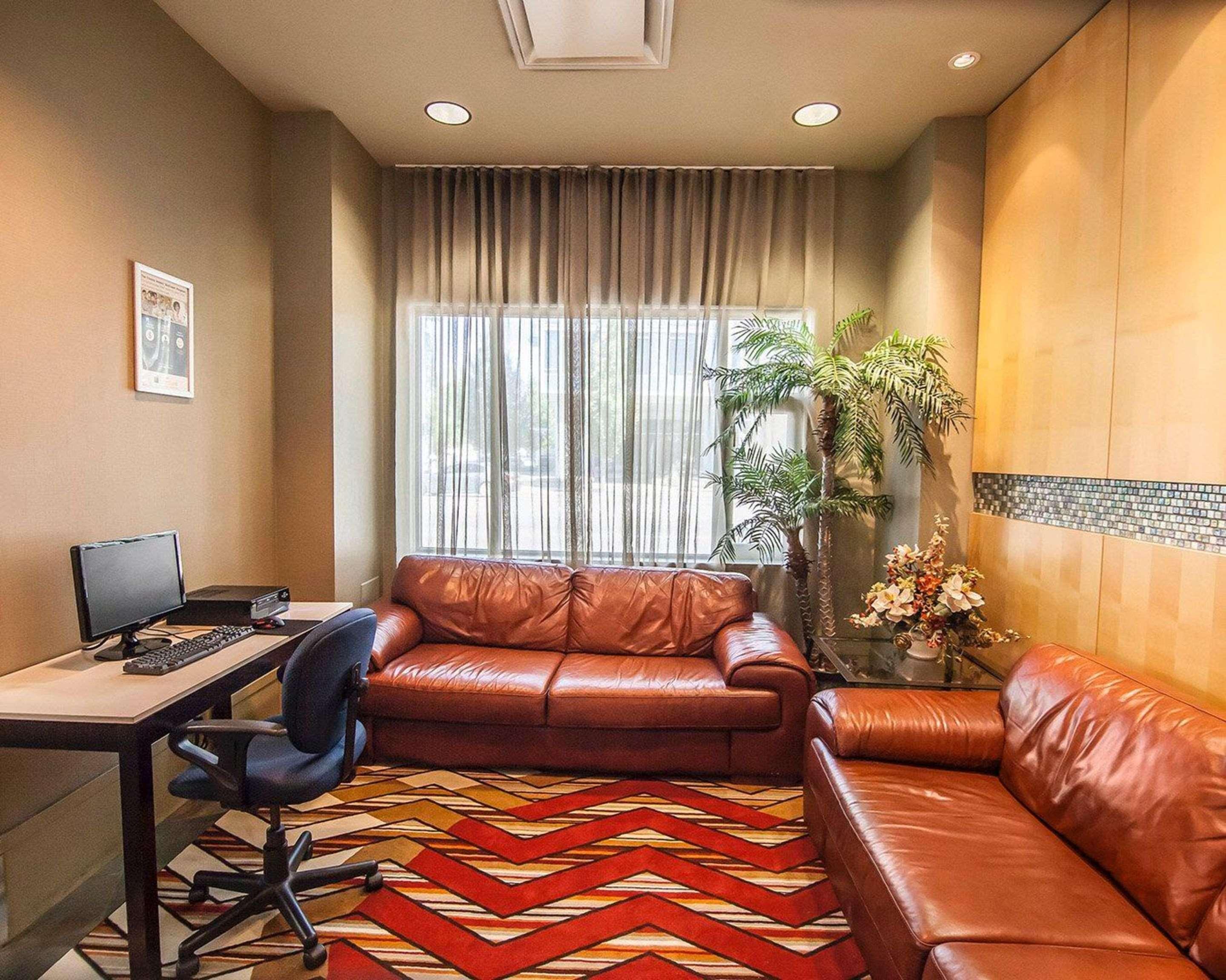 Quality Hotel Airport South Richmond Bagian luar foto